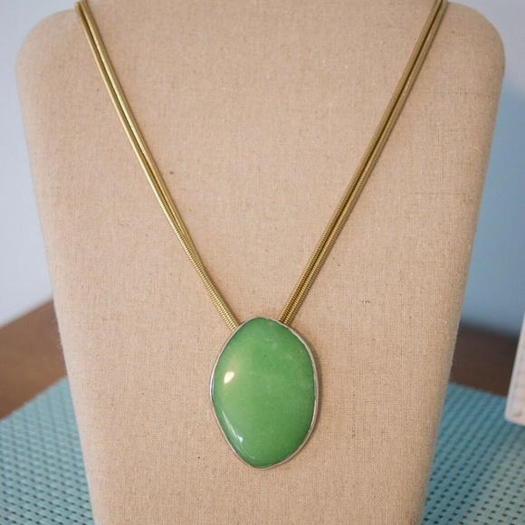 :: S&D Jade Green+Gold Serenity Stone Necklace Retired - Picture 7 of 9